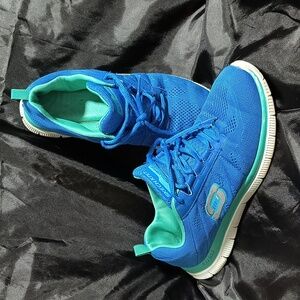 Sketchers Runners Size 8 Blue n Green